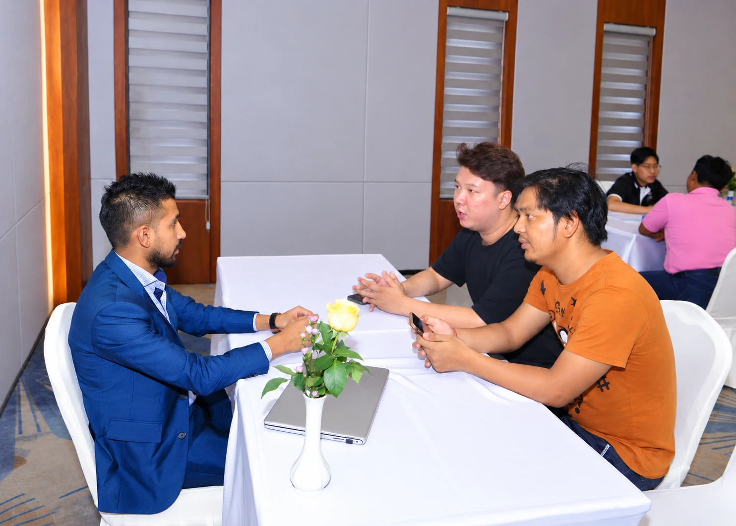 A Saturday Education counsellor in a one-on-one consultation with a student